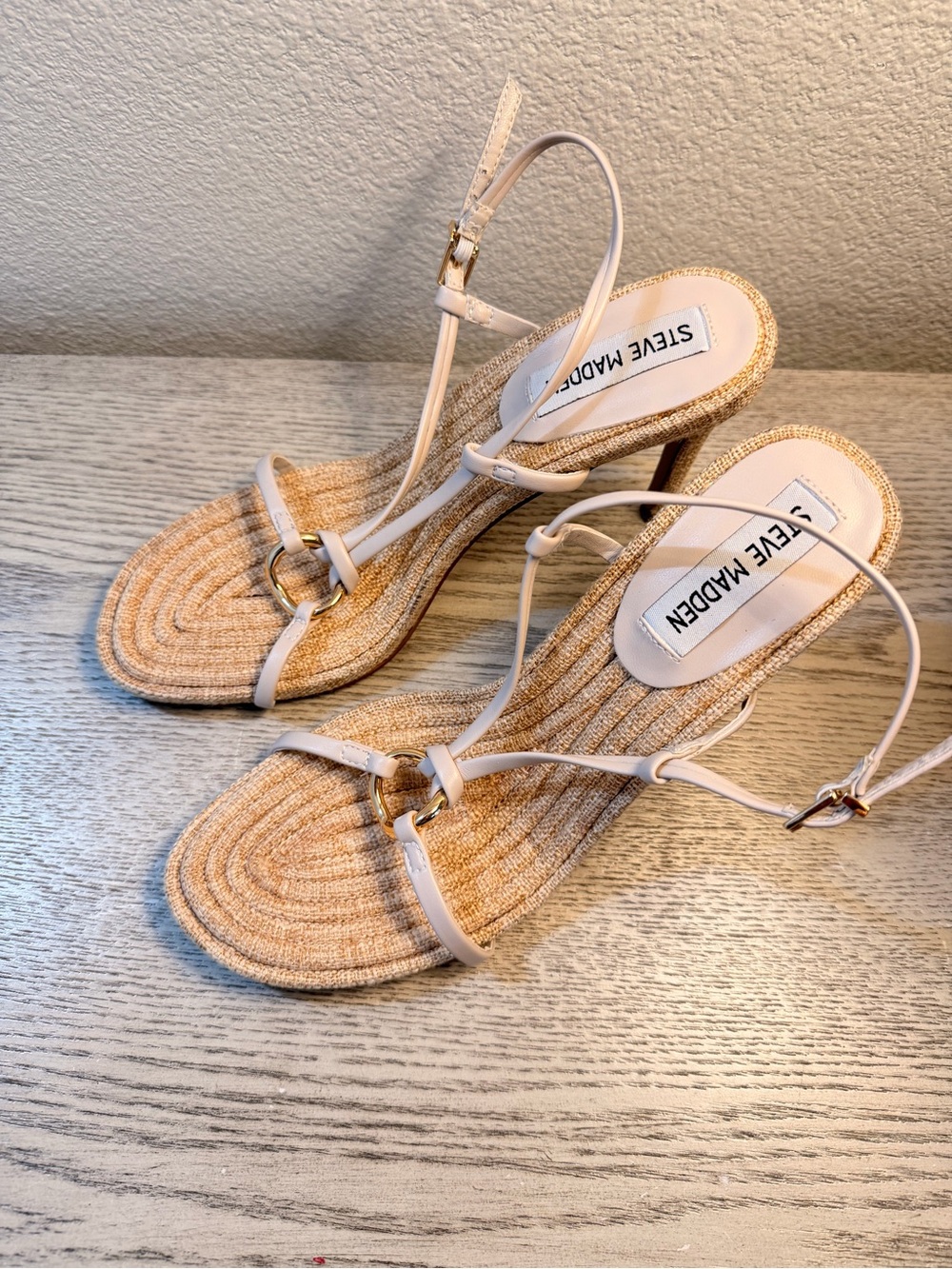 Steve Madden Cream Strappy Espadrille Sandals with Gold Ring 7.5